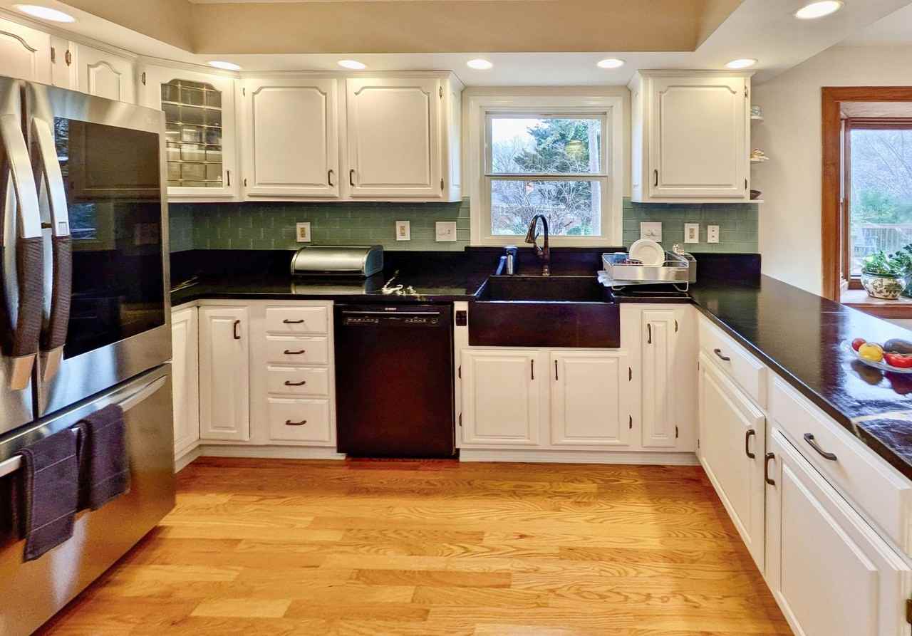 210 Westminster Rd - Photo 5 of 20