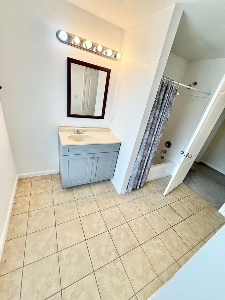 8018 W Glen Rd - Photo 7 of 50