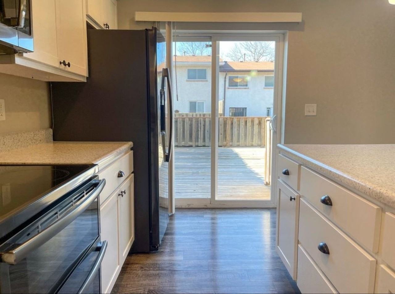 325 Carmel Woods Dr - Photo 4 of 11