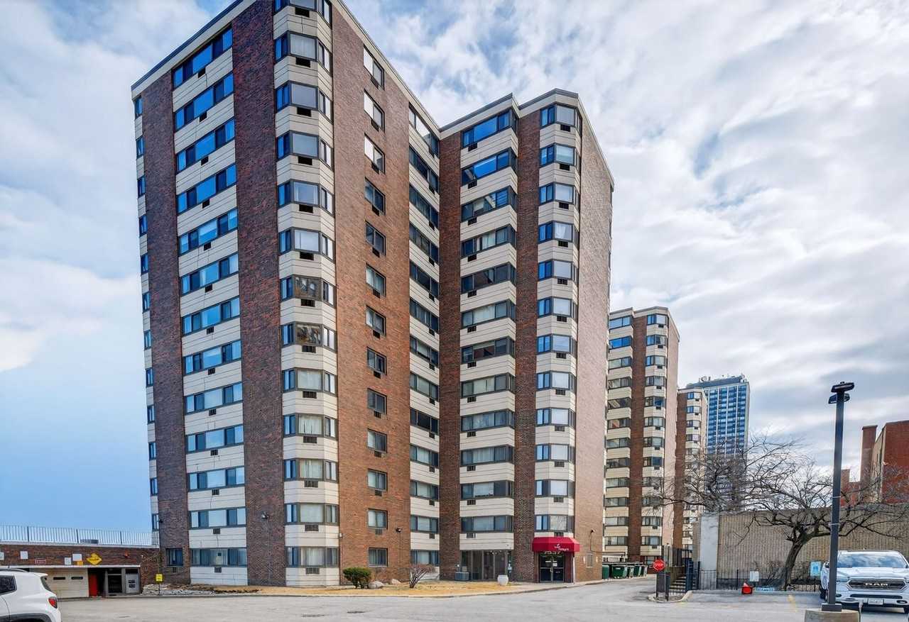 7337 S Shore Dr - Photo 2 of 22