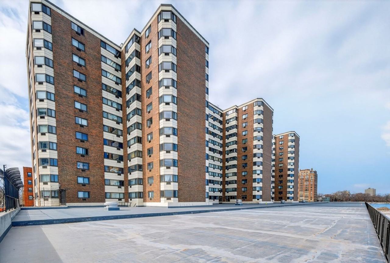 7337 S Shore Dr - Photo 3 of 22