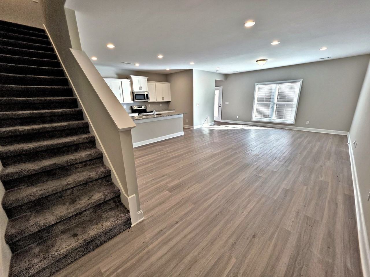 3245 Mcclellan Way Se - Photo 5 of 36