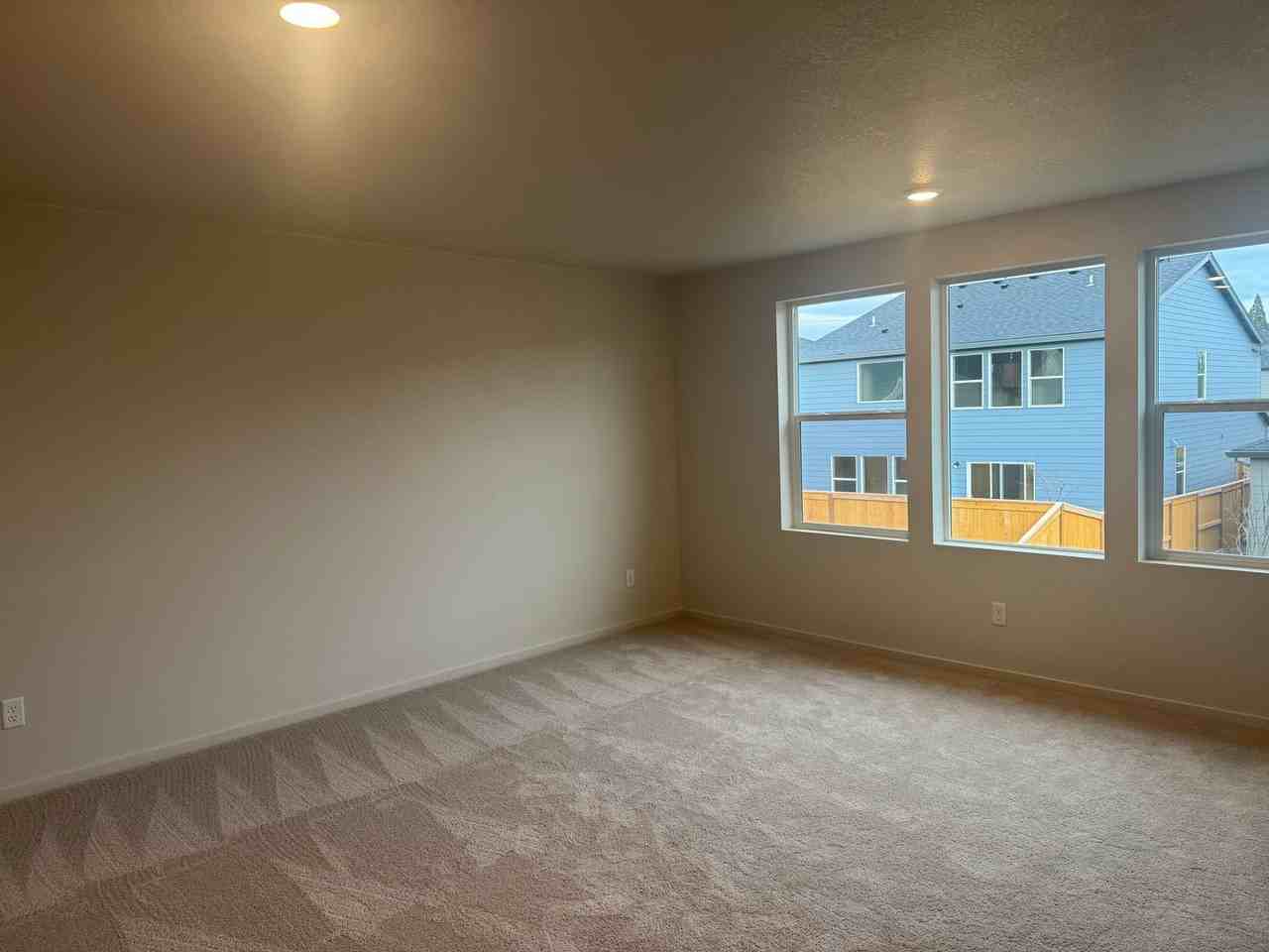 340 Greencrest St Ne - Photo 7 of 8