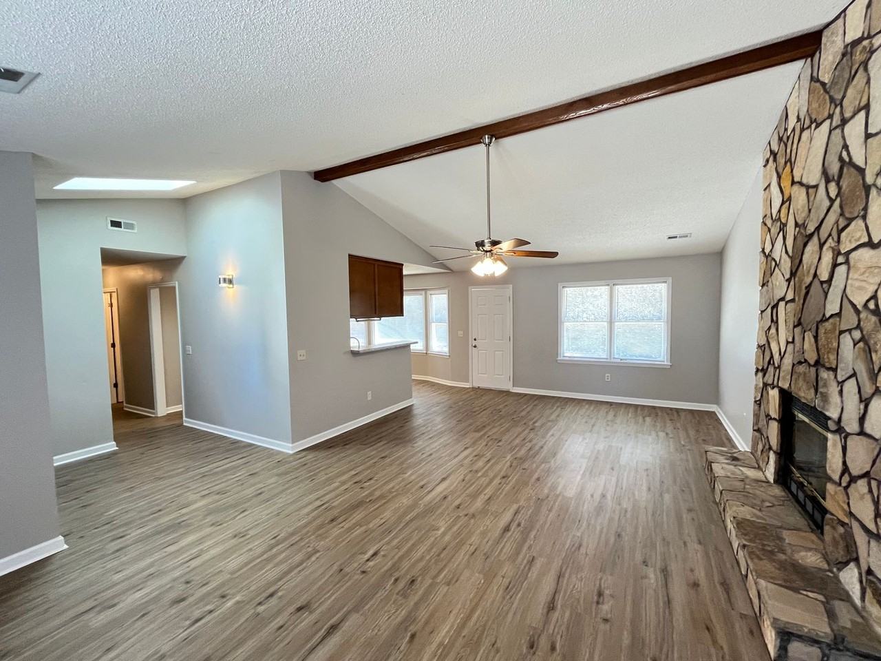 105 Bellhurst Cir - Photo 4 of 24