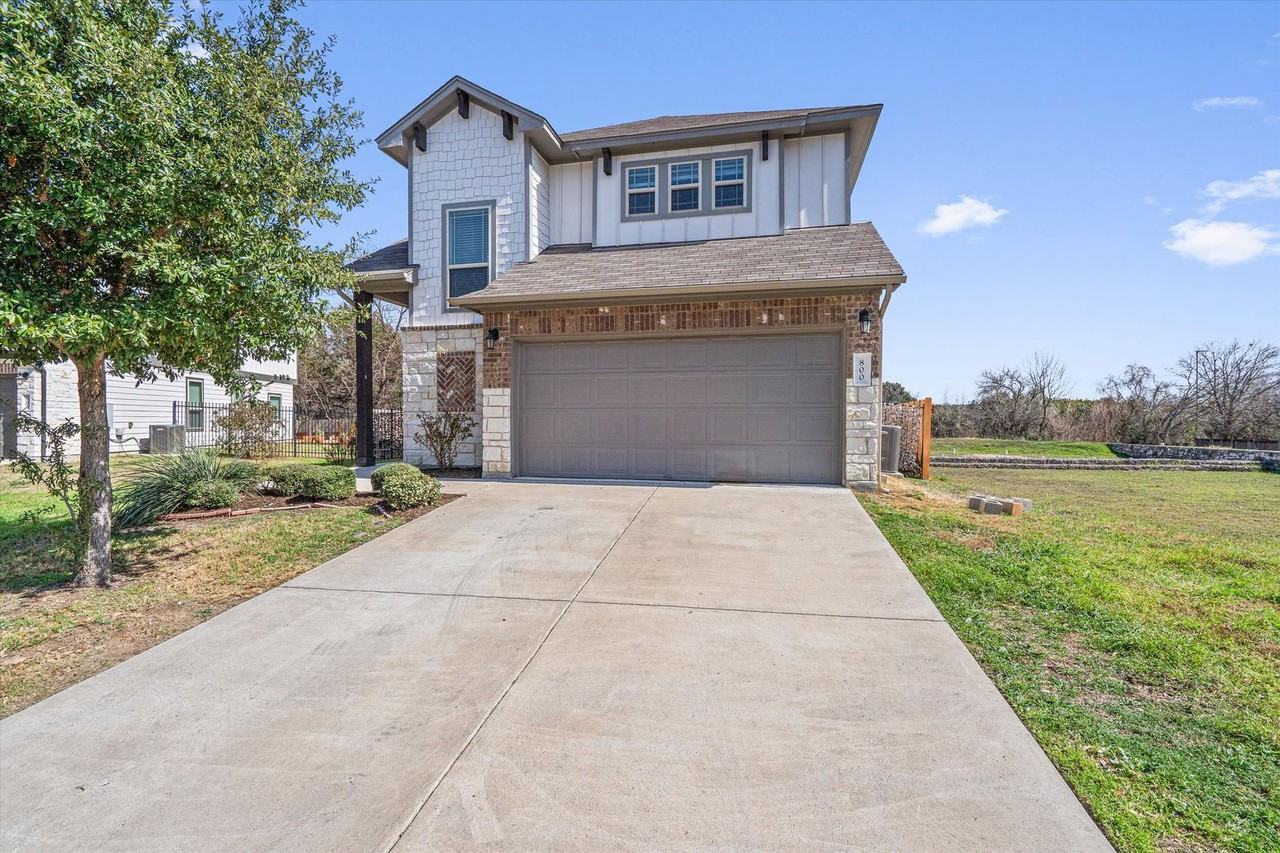 800 Totis Rd - Photo 2 of 40