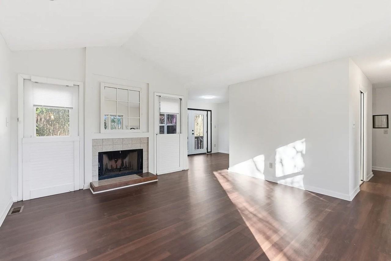 4916 Pine Cone Dr - Photo 2 of 9