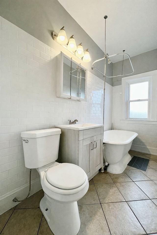 3726 W 159th - Photo 2 of 6