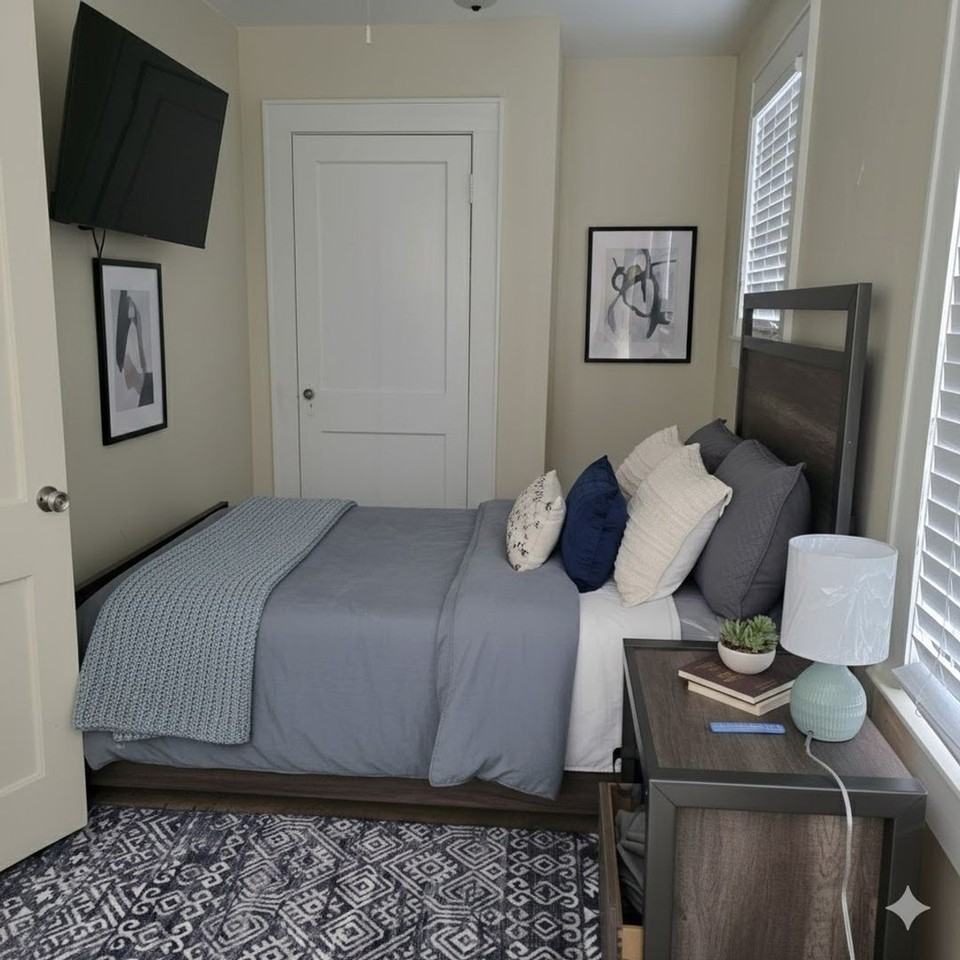 711 Marine St - Photo 6 of 8