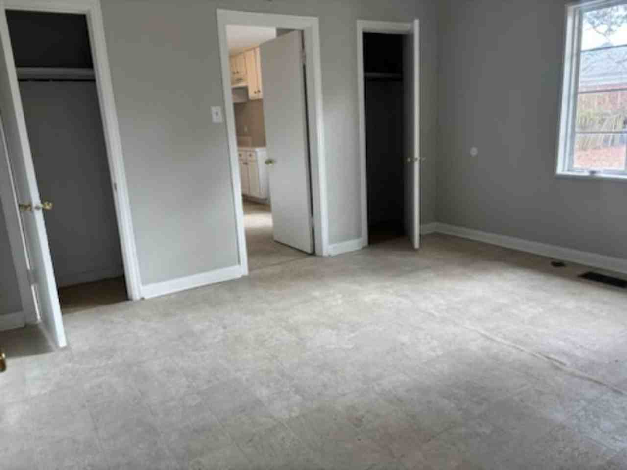 335 Cummins St - Photo 5 of 11