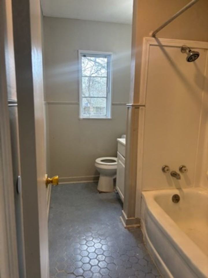 335 Cummins St - Photo 6 of 11