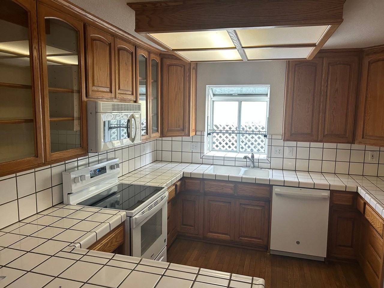 1870 Shadyside Ct - Photo 7 of 22