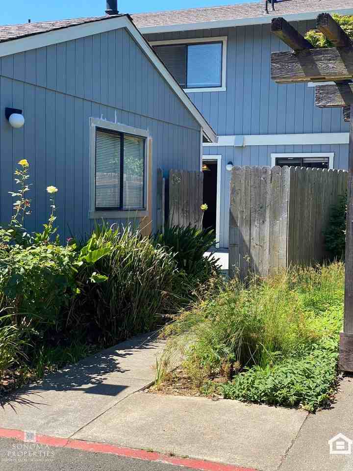 19167 Robinson Rd - Photo 2 of 21