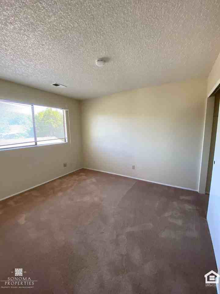 19167 Robinson Rd - Photo 5 of 21