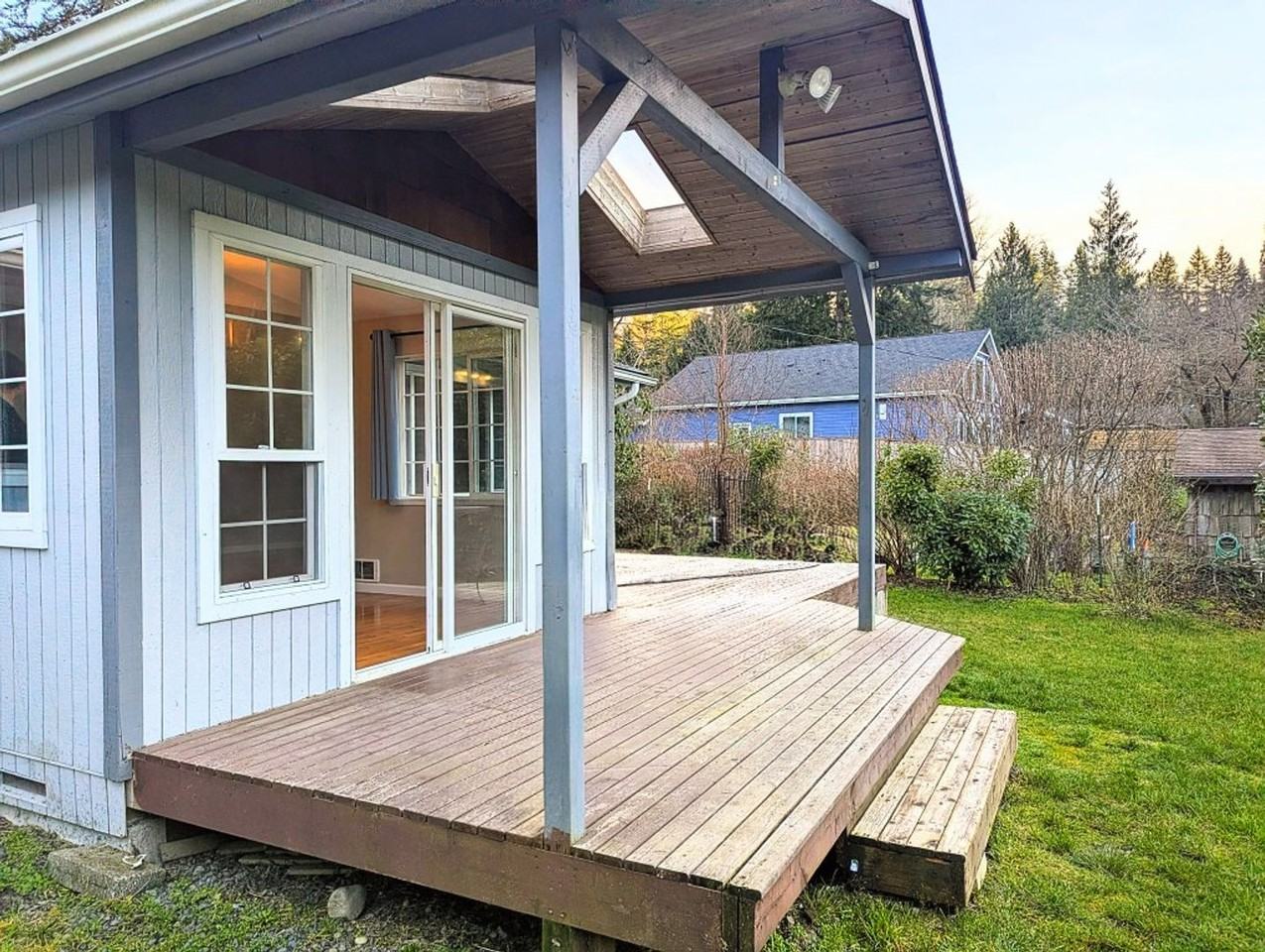 9028 184th Ave Ne #A - Photo 3 of 17