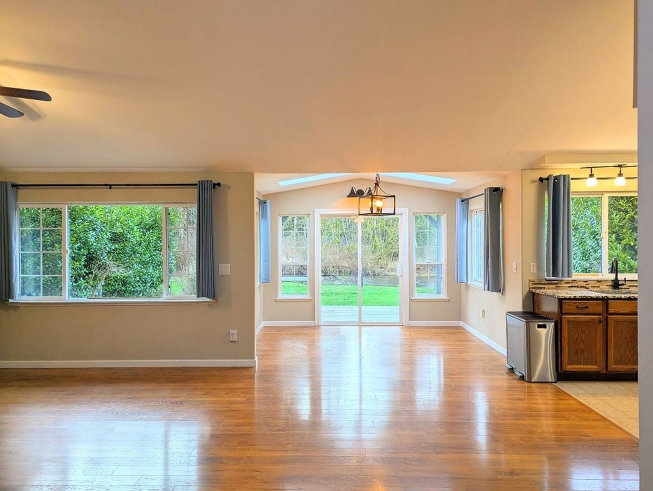 9028 184th Ave Ne #A - Photo 5 of 17