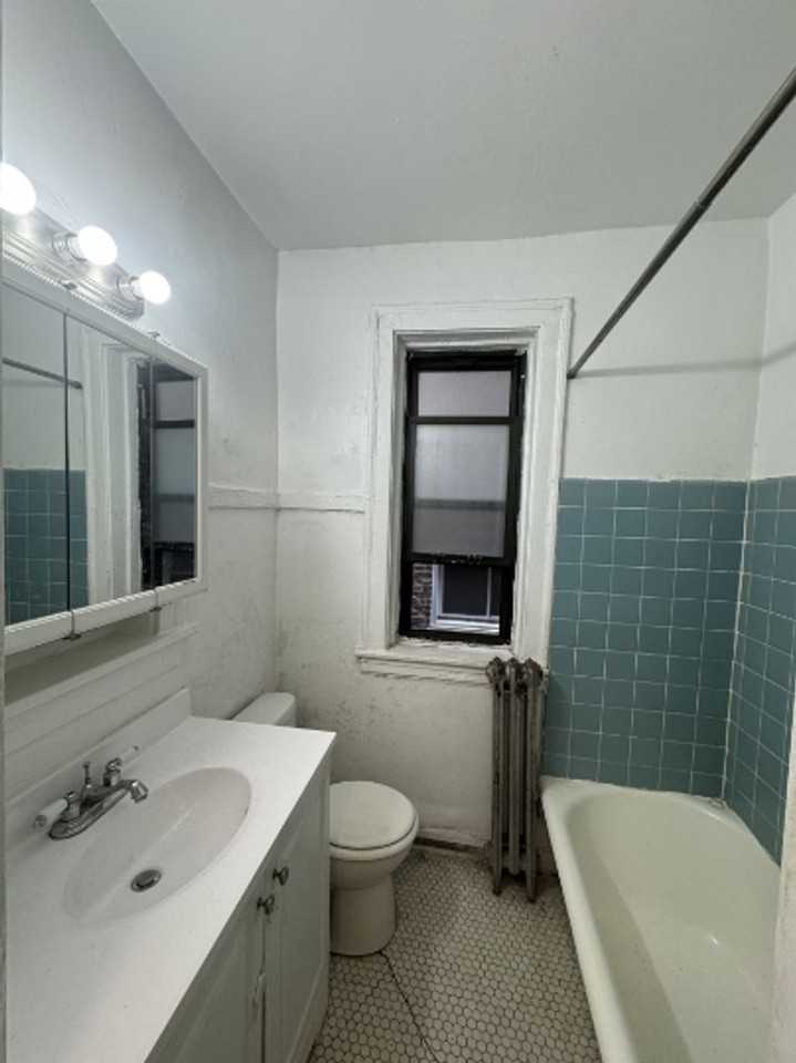 941 W. Agatite - Photo 4 of 6