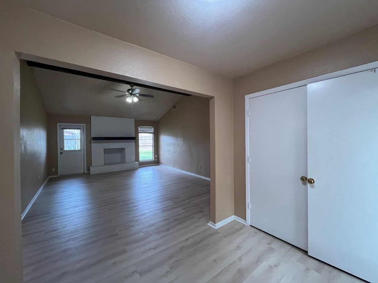 3624 Glenway St - Photo 3 of 29