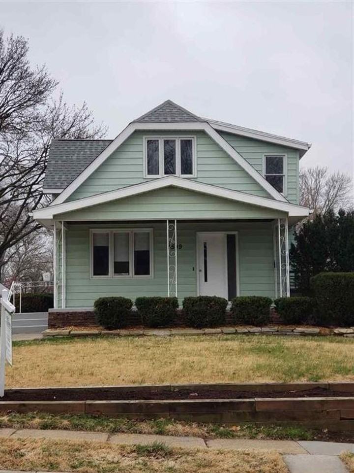 5549 Mason St - Photo 4 of 33