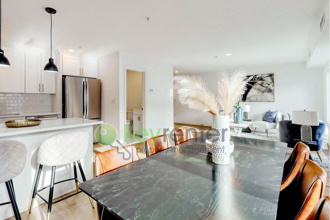 176 Pennington Ave - Photo 7 of 27