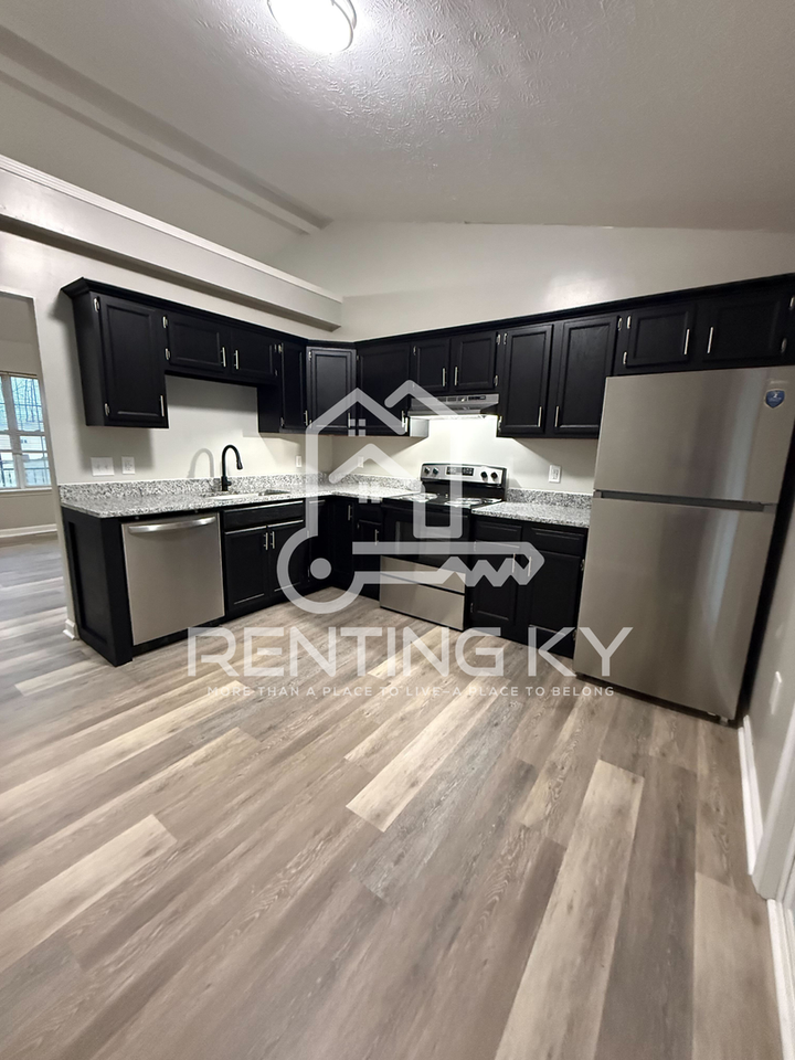 116 3rd St - Photo 3 of 12