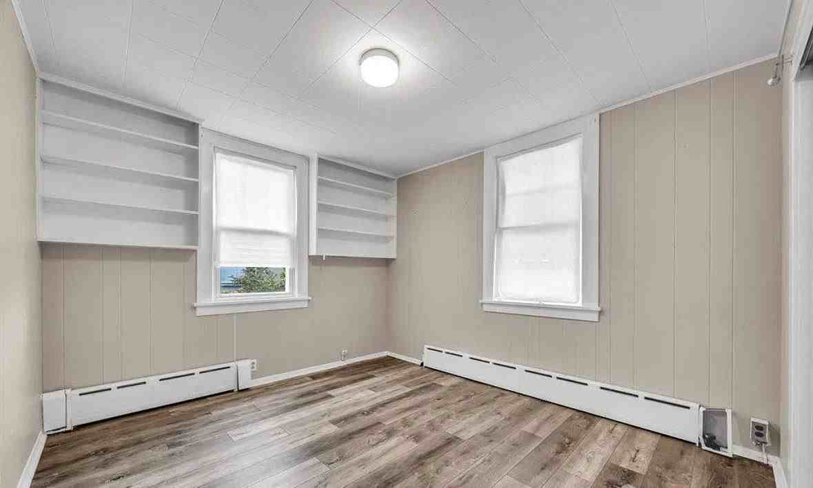 348 Woodbine Way #NA - Photo 2 of 13