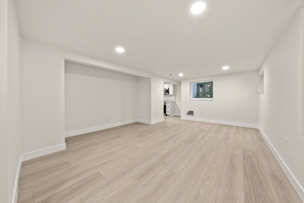 7804 Lake City Way Ne #NA - Photo 2 of 8