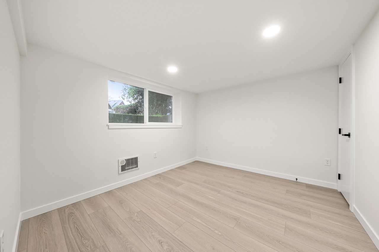 7804 Lake City Way Ne #NA - Photo 3 of 8