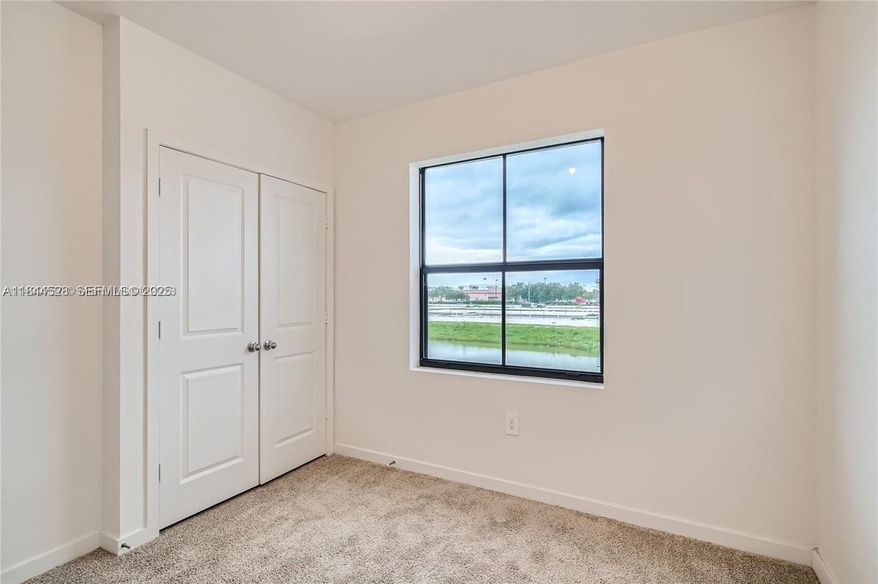 409 Northwest 12th Avenue ##409 - Photo 7 of 27