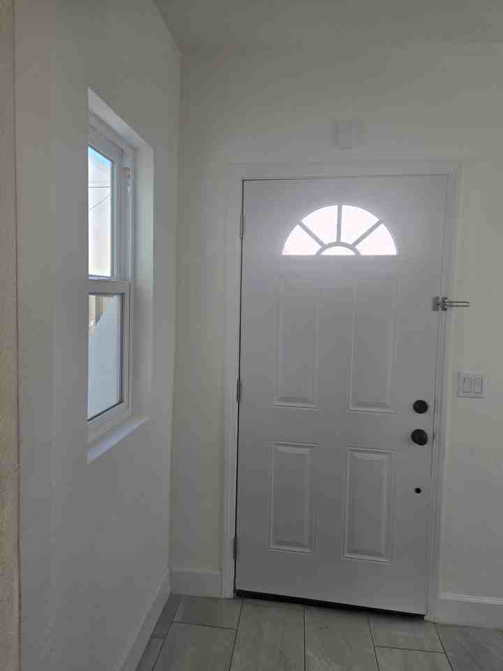 7216 Waring Avenue - Photo 3 of 13