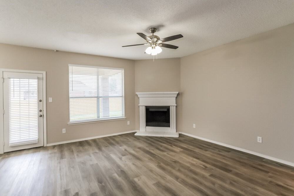 4924 Cape St - Photo 4 of 16