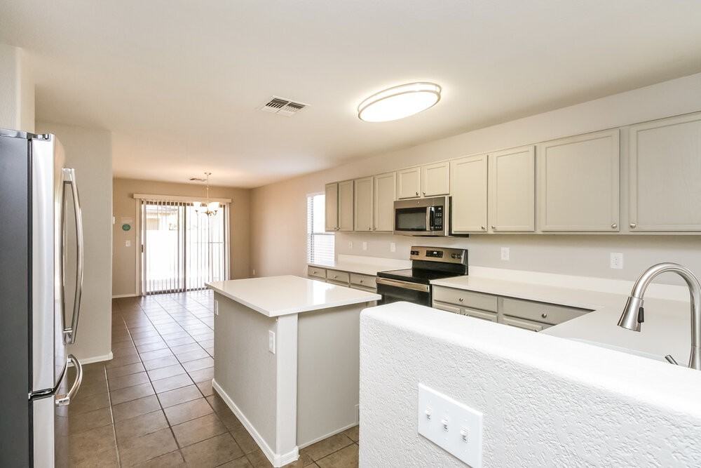 3648 E Constitution Dr - Photo 7 of 16