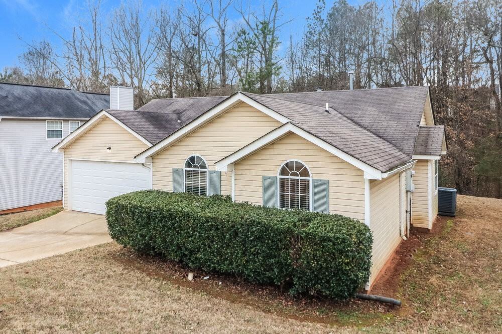 3665 Arrowhead Pl - Photo 3 of 16