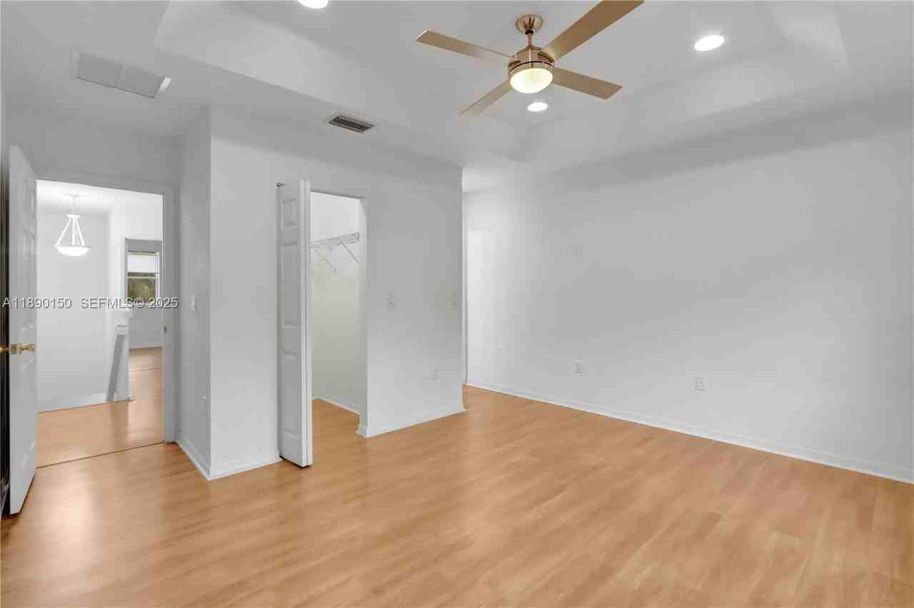 8915 Southwest 18th Street - Photo 2 of 16