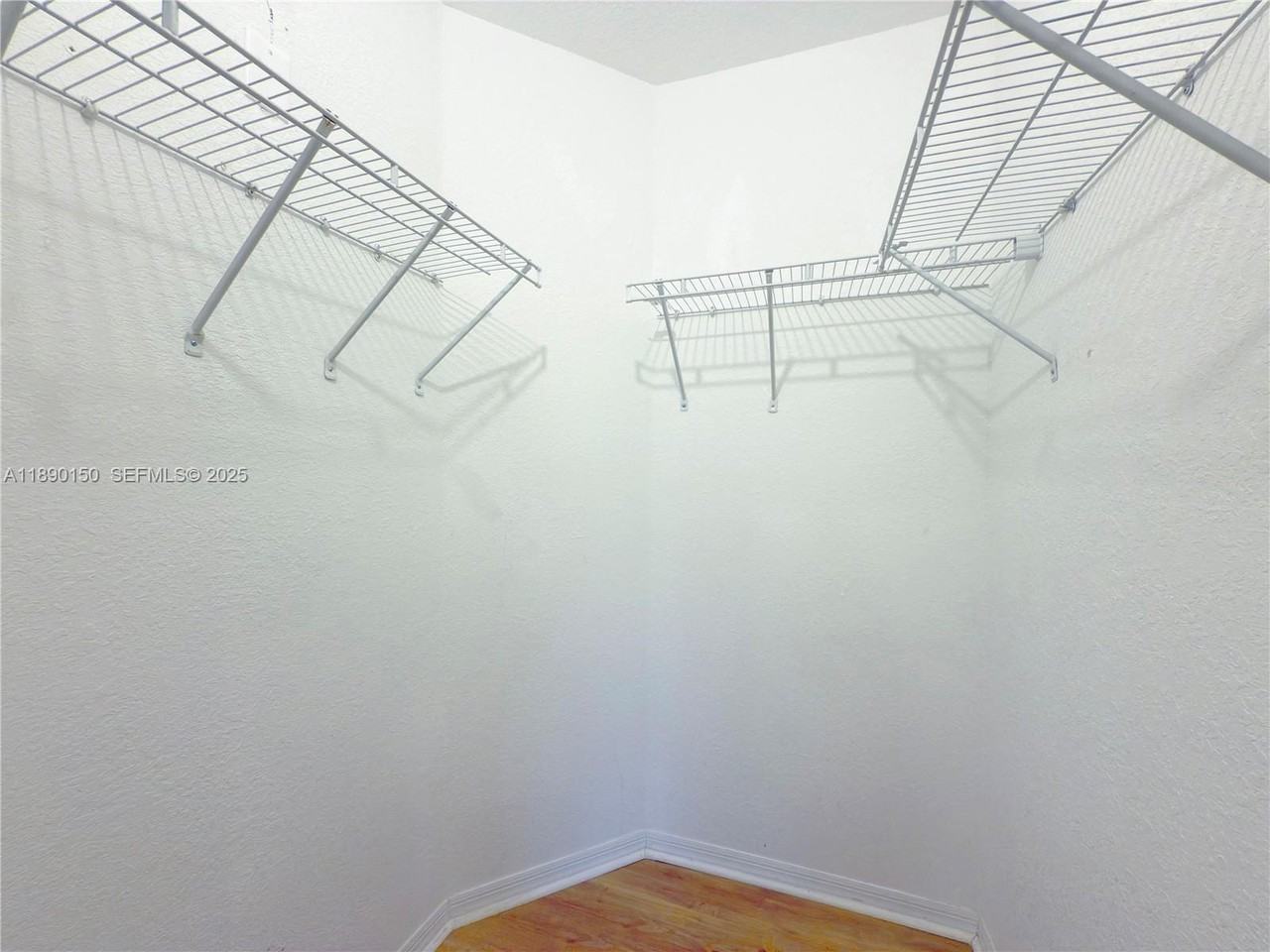 8915 Southwest 18th Street - Photo 6 of 16