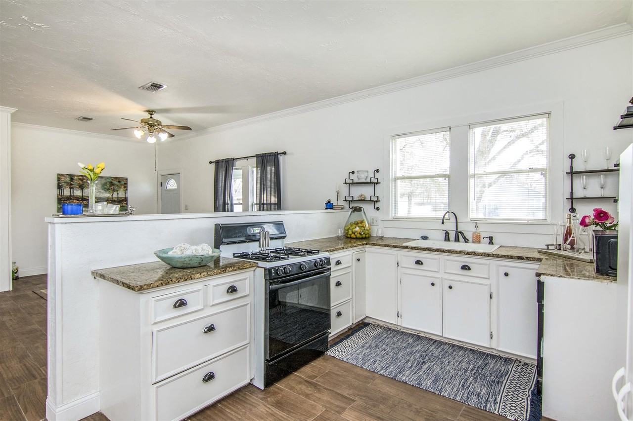 11844 13th St #1 - Photo 2 of 42