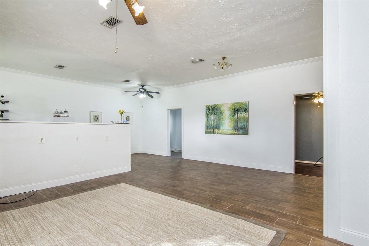 11844 13th St #1 - Photo 4 of 42