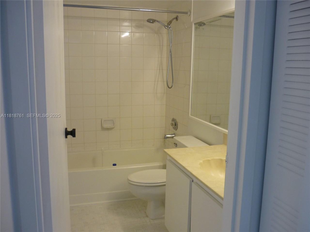 7601 East Treasure Drive #1901 - Photo 3 of 21