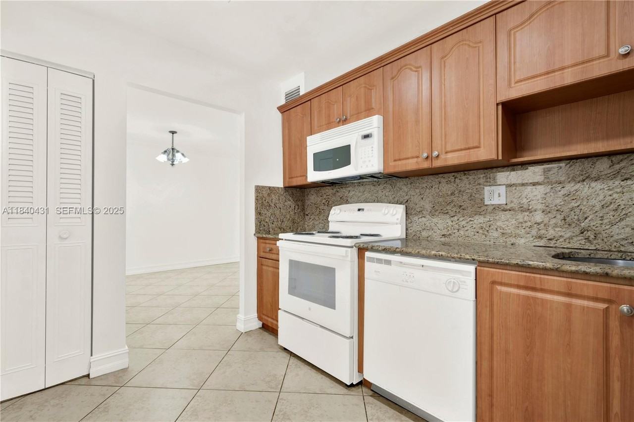 8287 Southwest 128th Street #108 - Photo 3 of 32