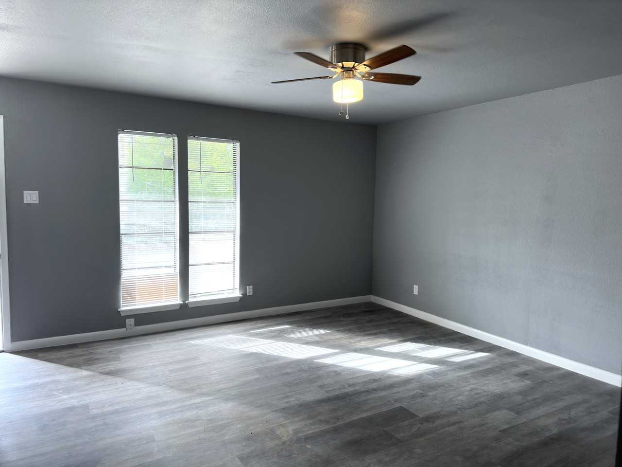 403 Hartline Dr #6 - Photo 2 of 22