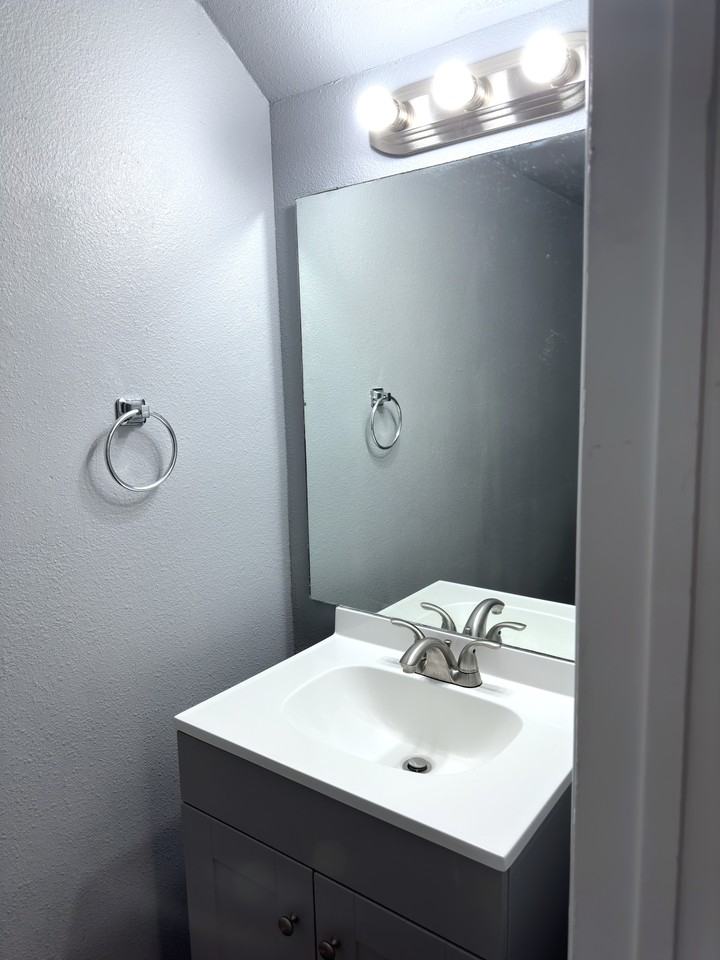 403 Hartline Dr #6 - Photo 7 of 22