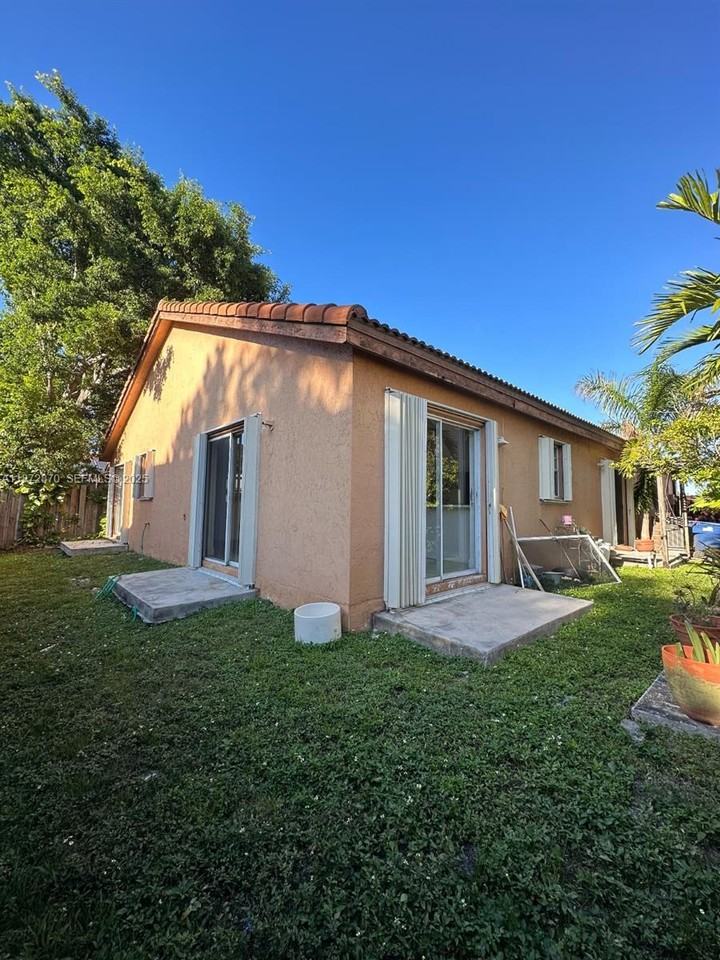 19820 Northwest 86th Avenue - Photo 7 of 14