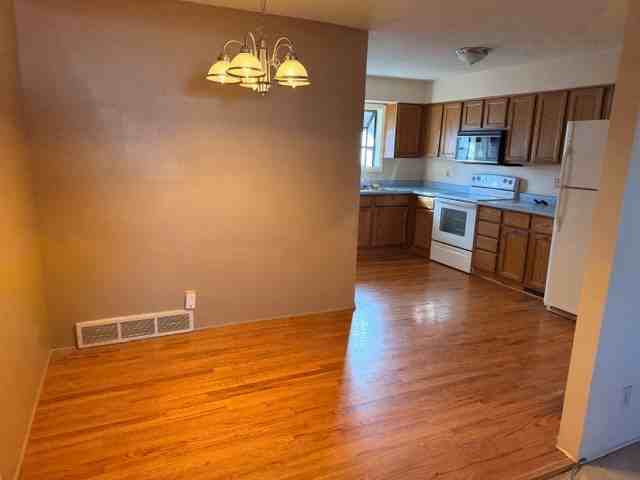 2901 E 14th St #1 - Photo 5 of 17