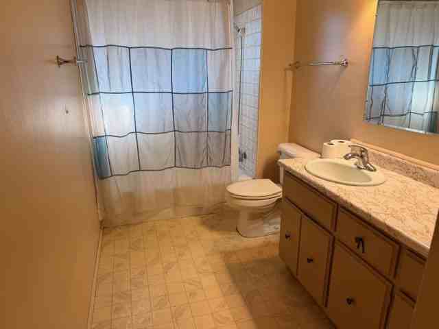 2901 E 14th St #1 - Photo 7 of 17