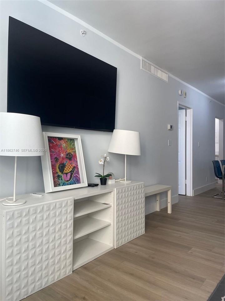 2501 South Ocean Drive #1233 - Photo 4 of 48