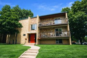 featured image of 1327 7th St Se