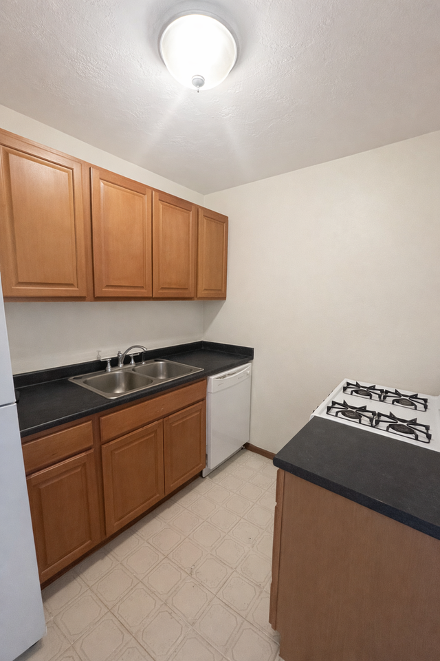 1327 7th St SE - Photo 7 of 29