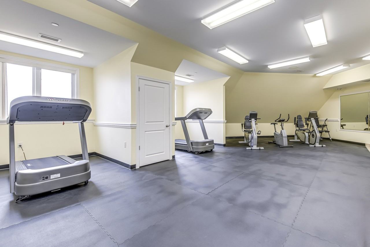 The Bellagio Apartments - Photo 5 of 26