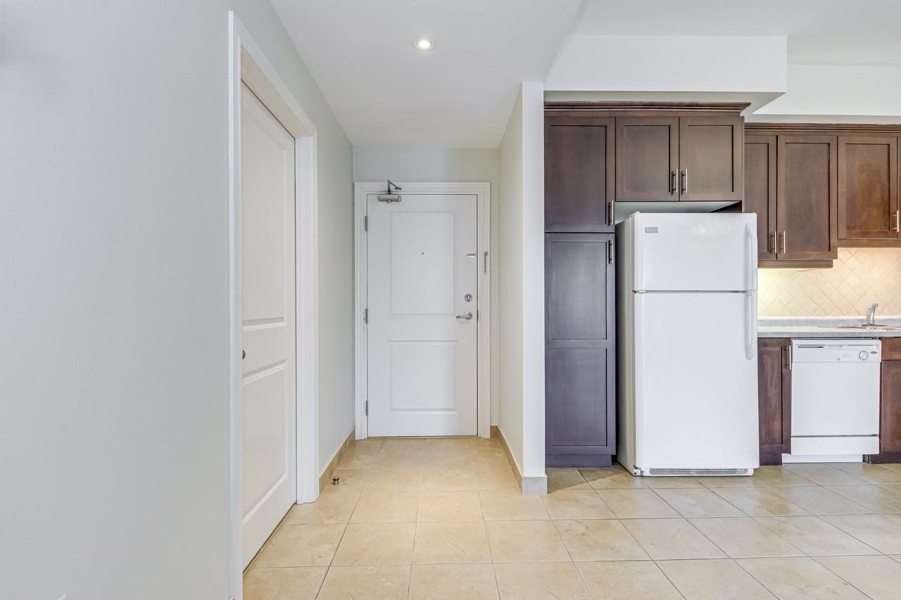 The Bellagio Apartments - Photo 7 of 26