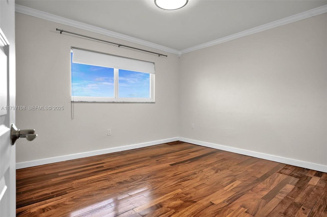 4000 Northeast 169th Street #501 - Photo 5 of 41