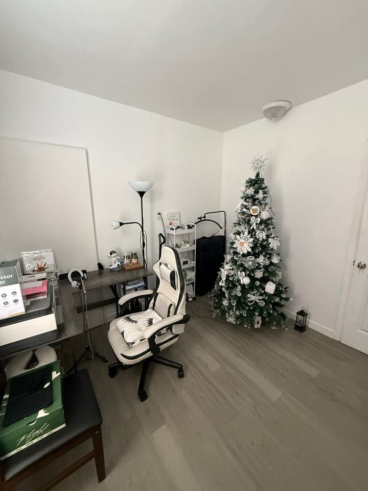 2864 West 15th Street - Photo 3 of 5